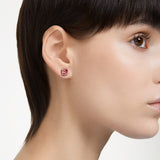 Pendientes de botón Birthstone, Talla cuadrada, Julio, Rojo, Baño en rodio