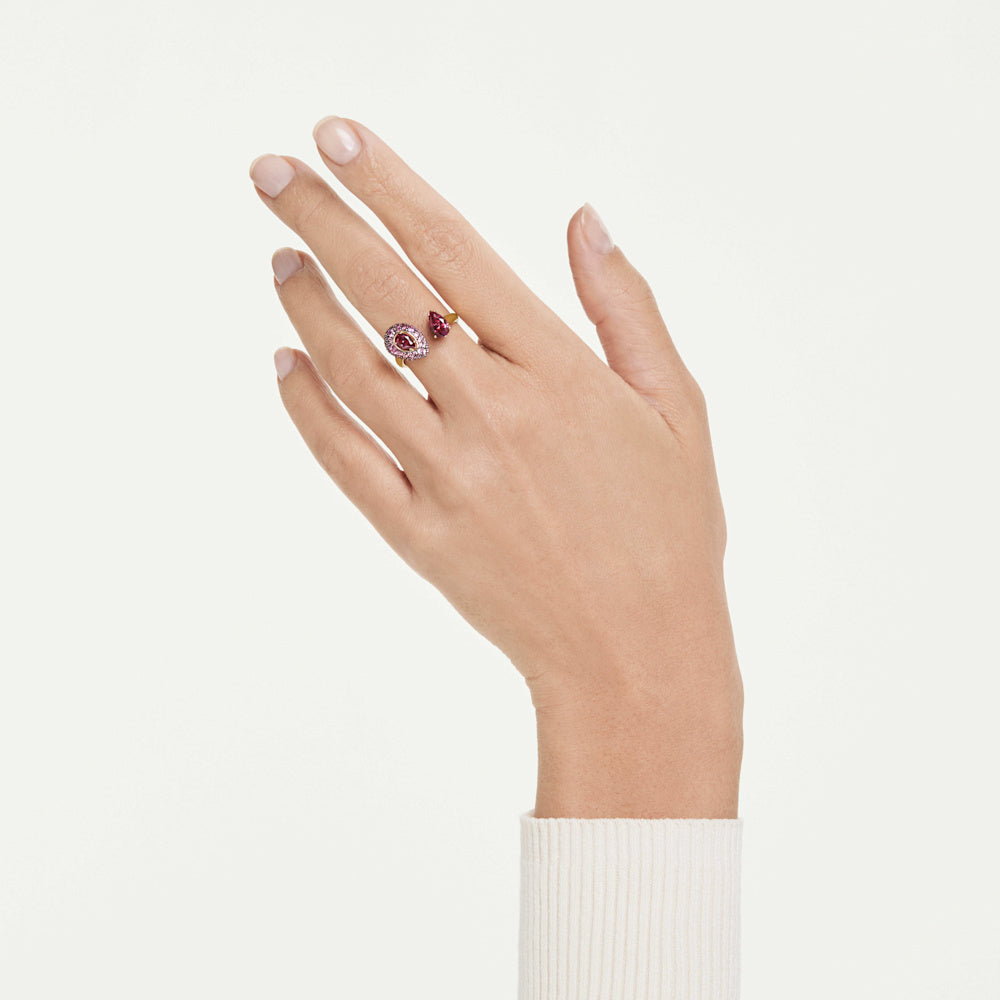 Anillo de cóctel Sublima, Talla pera, Rojo, Acabado en oro de 18 quilates