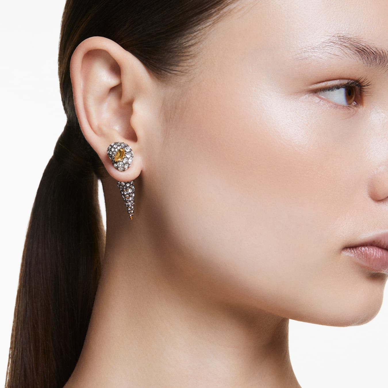 Pendientes Idyllia, Diseño asimétrico, Talla redonda, Caracola, Blancos, Combinación de acabados metálicos